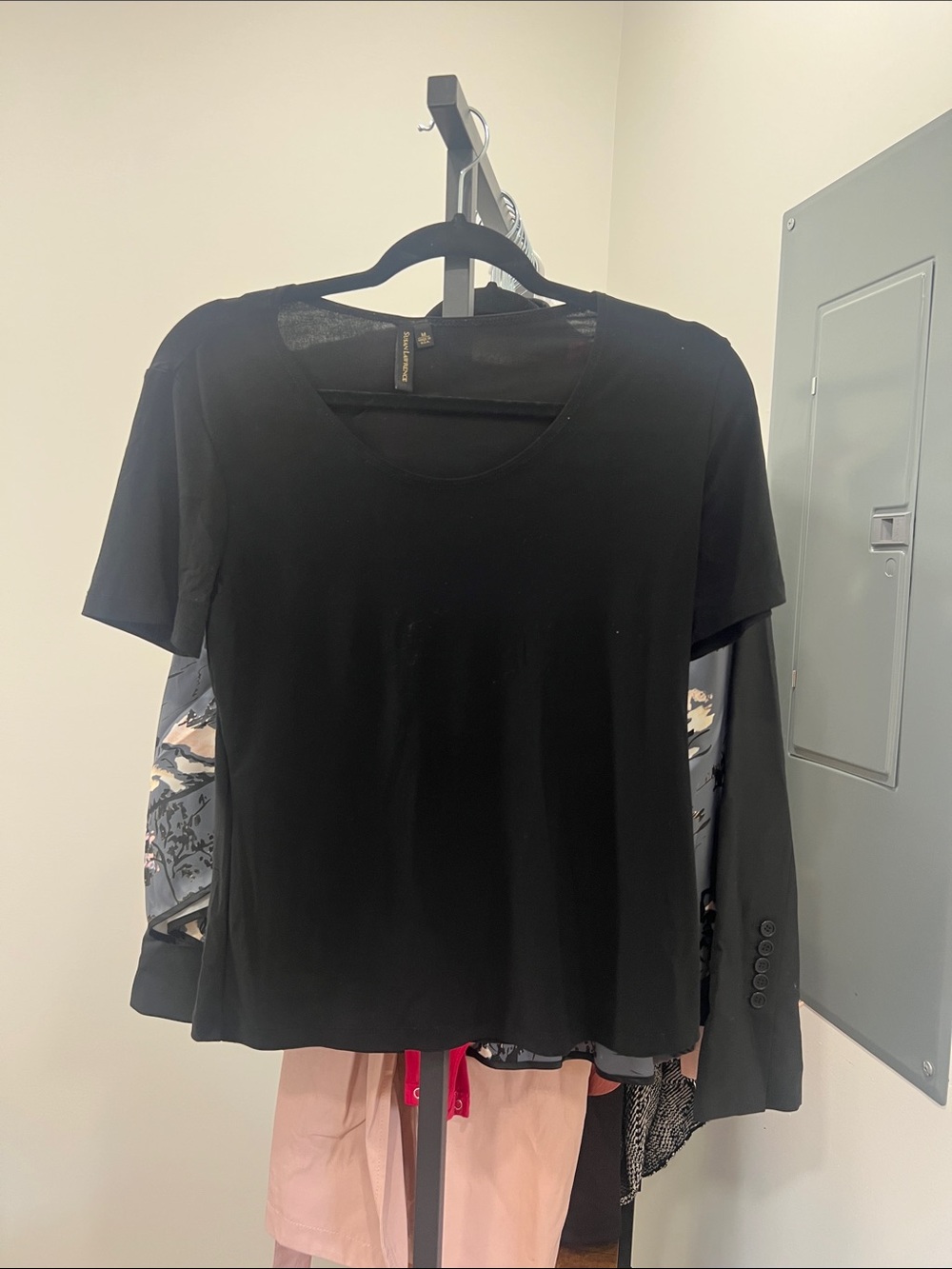 Susan Lawrence Black Short-Sleeve Crewneck Tee